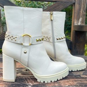 NEW Beautiisoles Leather Bridgett Booties